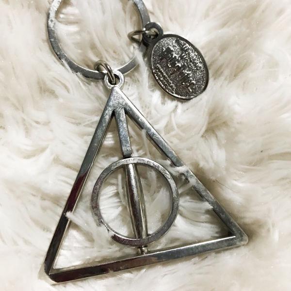 chaveiro harry potter deathly hallows