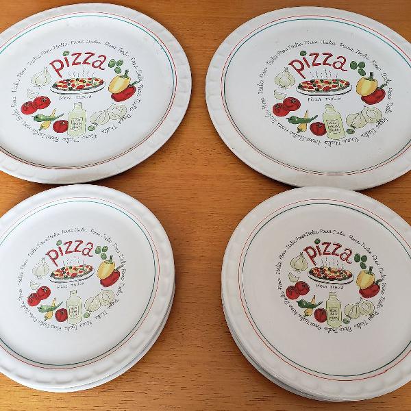 conjunto de pratos para pizza