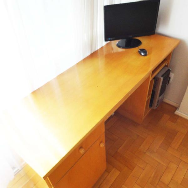 mesa escrivaninha