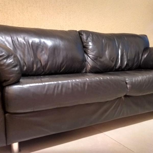 sofá couro legítimo 3 lugares
