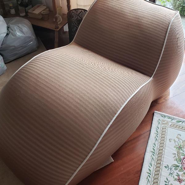 sofá futon grande