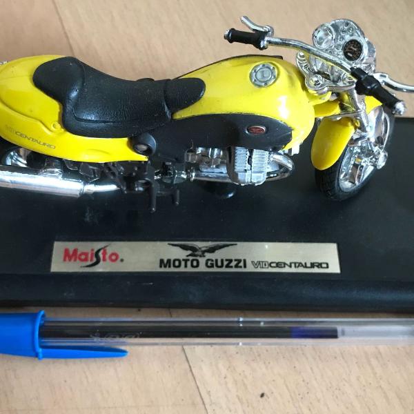 miniatura moto amarela