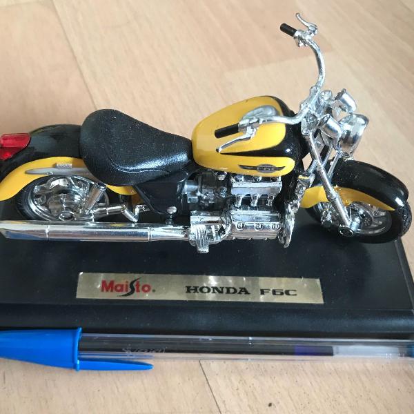 miniatura moto honda amarela