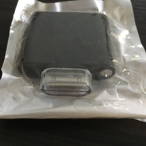 Adaptador com entradas de USB e cartão de memória