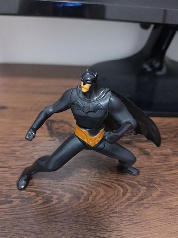 Bonecos Batman e Batgirl