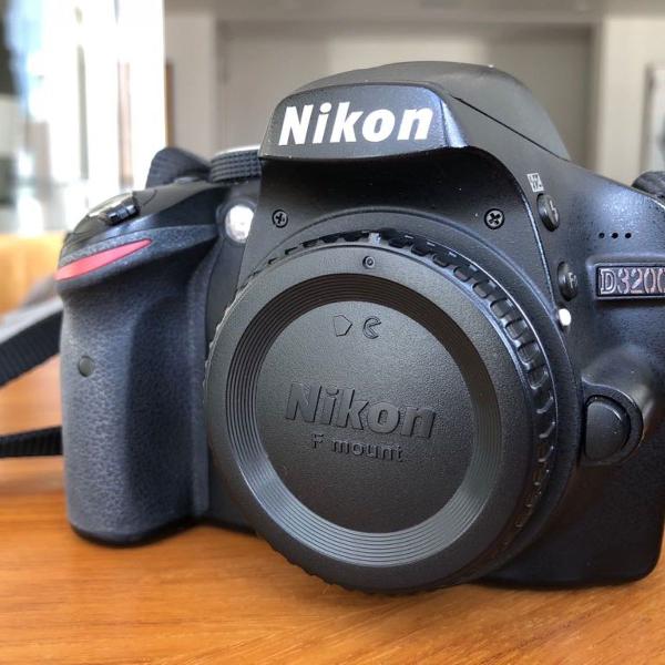 Camera Digital Nikon D3200 com Lente 18-55 - 24,2 MEGAPIXELS