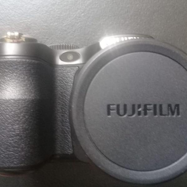 Câmera fotográfica Fuji, S2800, semi profissional
