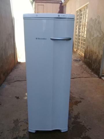 Freezer electrolux 173 litros
