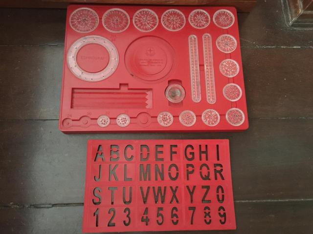 Kit para desenho e regua alfabeto