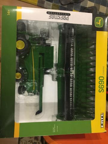 Miniatura John Deere S690 Original