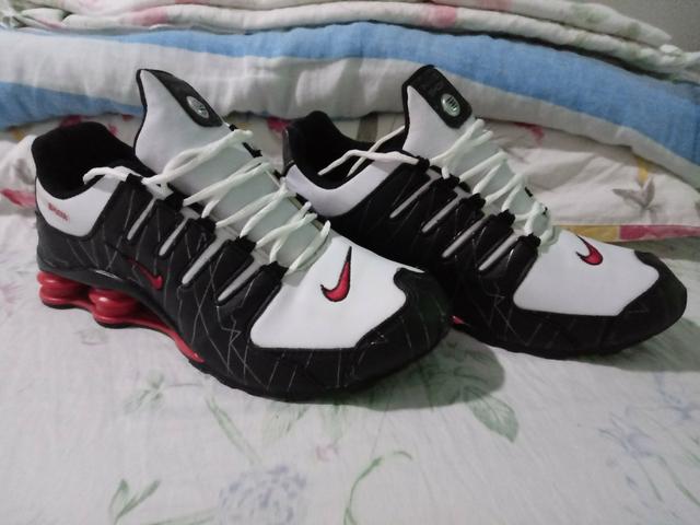 Tênis Nike Shox