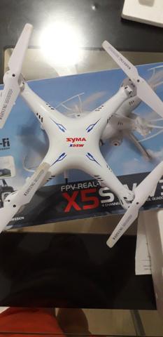 Vendo Drone usado com 3 baterias e 4 hélices reservas.