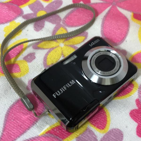 fujifilm preta 14 mega pixels 3x finepix av pilhas comum