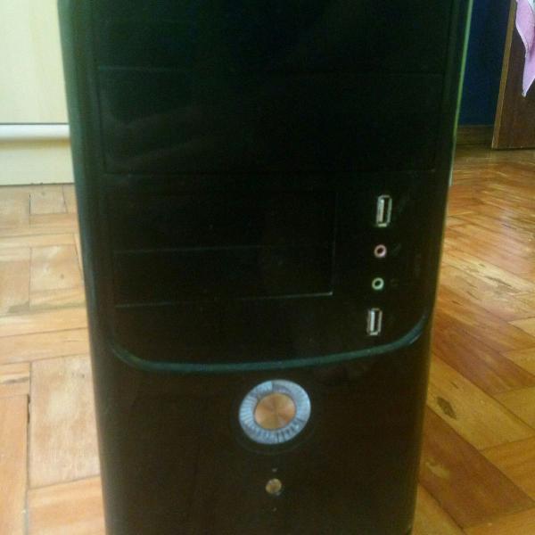 gabinete com peças