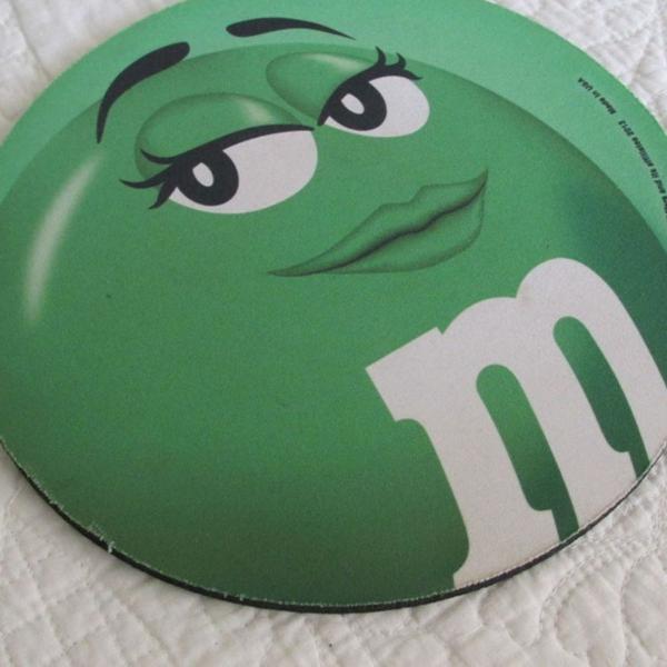 lindo mouse pad da m&amp;ms