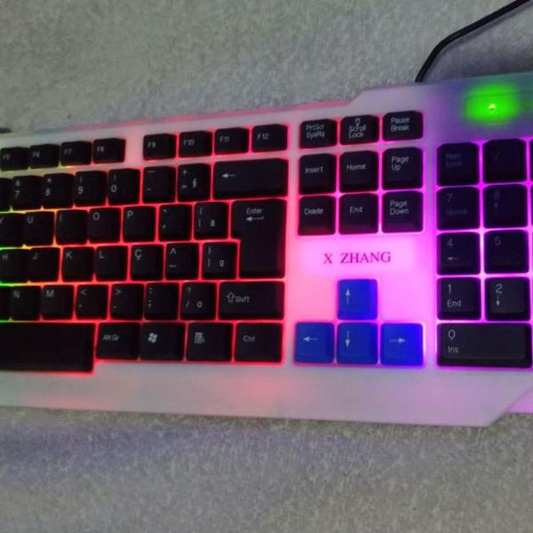teclado gamer com led