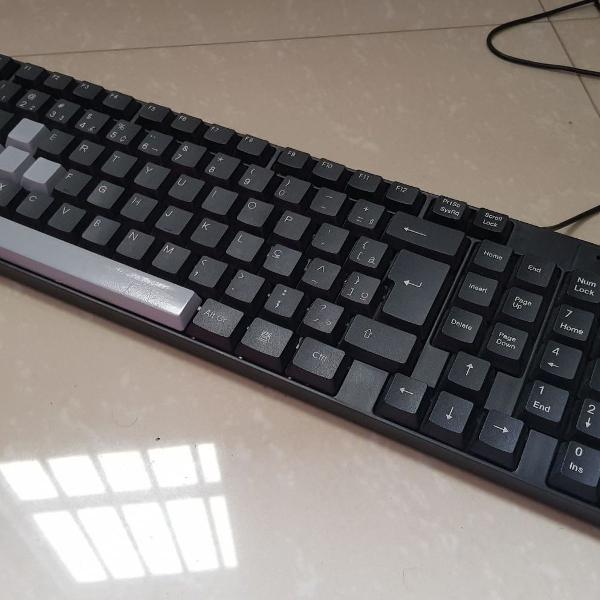 teclado simples com teclas customizadas