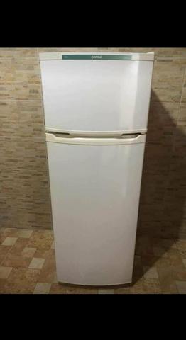 Geladeira Consul 110v bem conservada