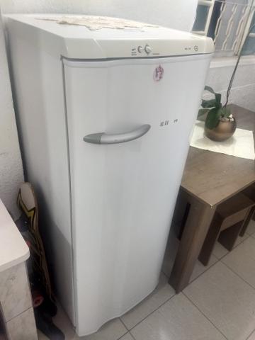 Geladeira Eletrolux urgente