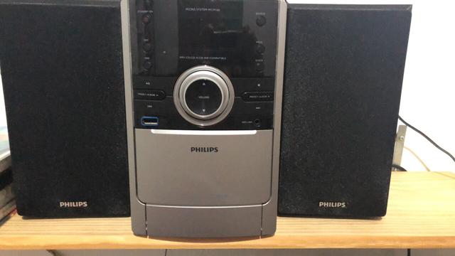 Micro system Philips com USB Toca muito