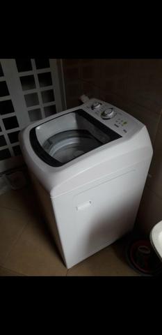 Máquina de lavar roupas novinha usada um mês apenas e com