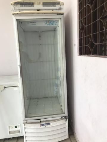 Vendo freezer horizontal e refrigerador expositor