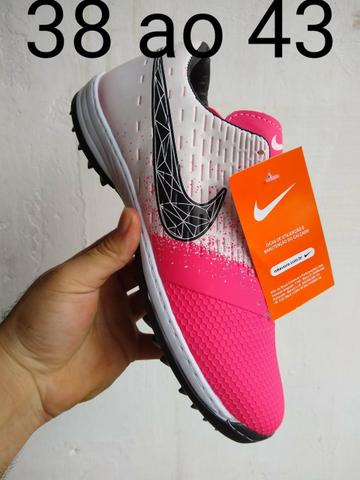 Chuteira Nike Branca Rosa