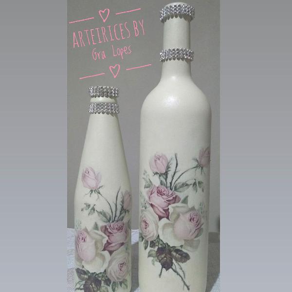 Kit de garrafas vintage e sabonete decorado (3 peças)