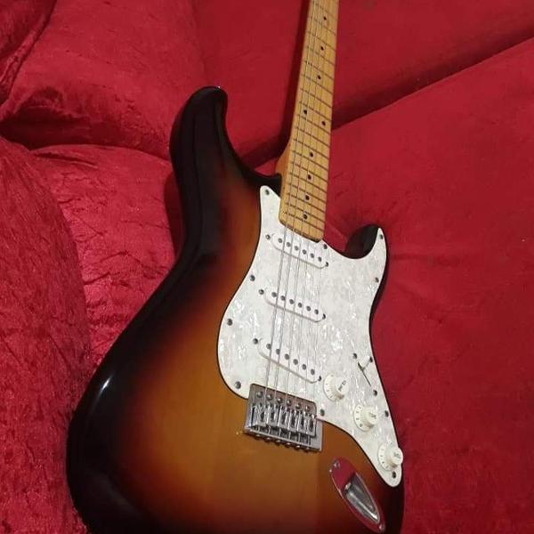 guitarra squier califórnia séries by fender (com estojo)