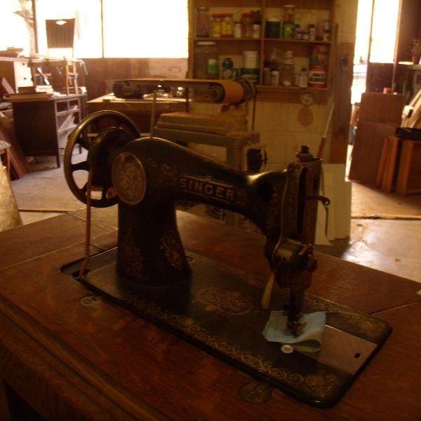 maquina de costura singer antiga