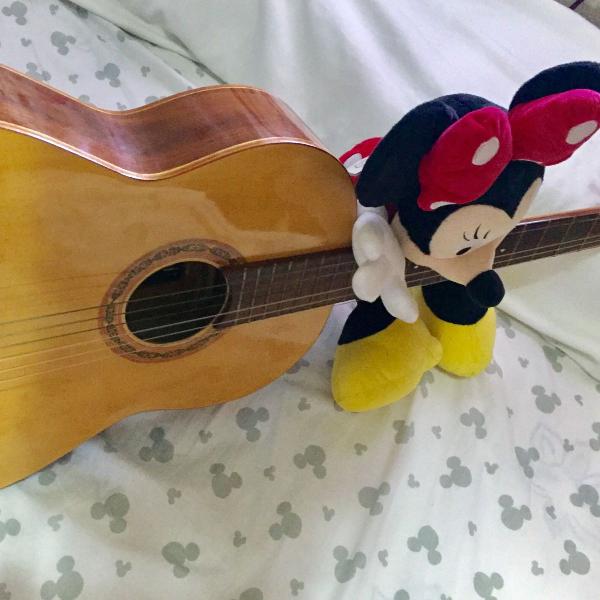 pego meu violão... aquele giannini
