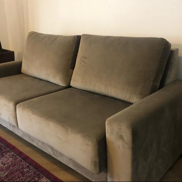 sofá retrátil reformado recentemente e pouco usado