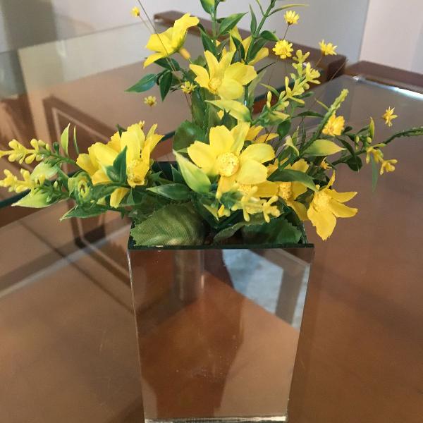 vasinho decorativo com flores do campo