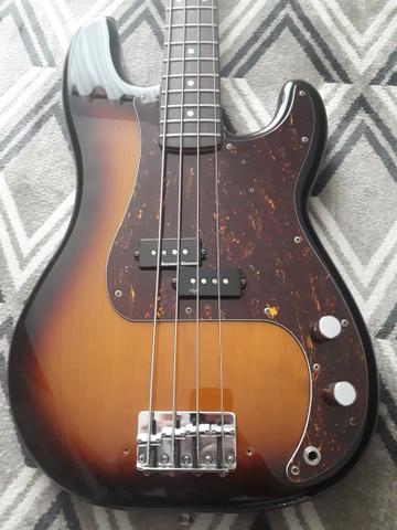 Baixo Fender Precision Mexicano