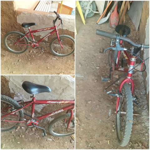 Bicicleta infantil precisa de reparos