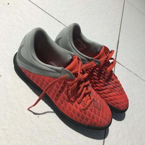 Chuteira Nike HyperVenom tam 40