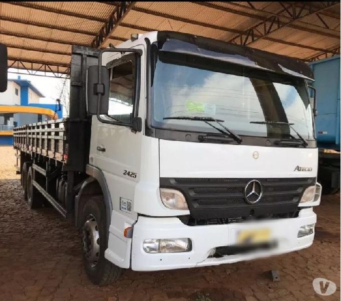 MB Atego 2425 truck reduzido com carroceria