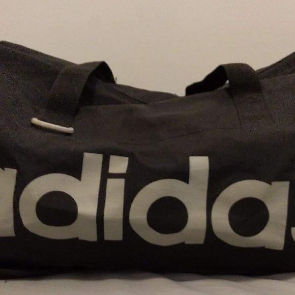 mochila adidas