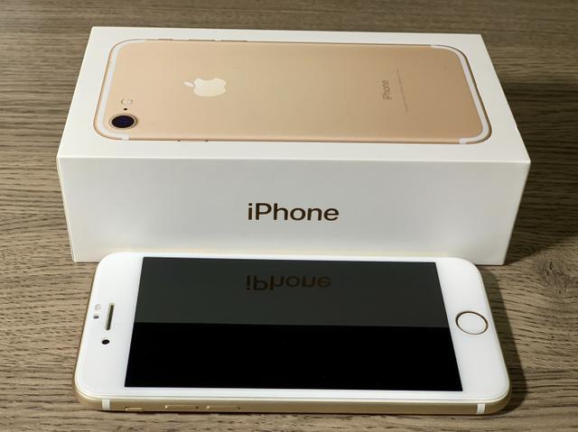 Apple Iphone  GB) Dourado