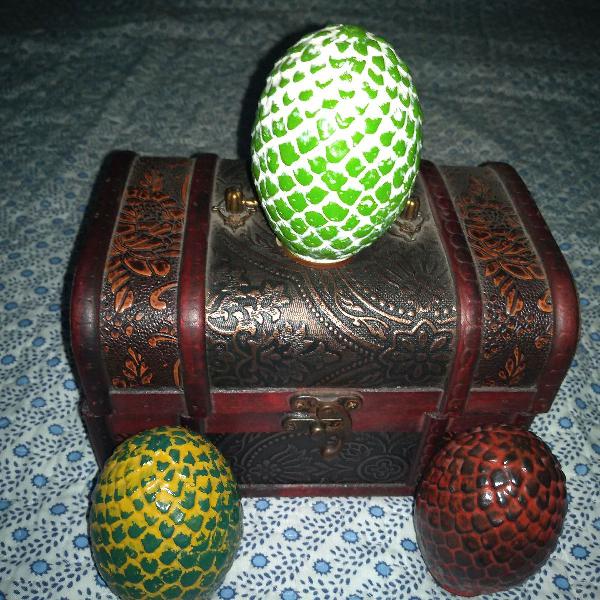 caixas com ovos de dragão game of thrones