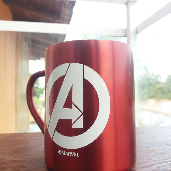 caneca de aço avangers