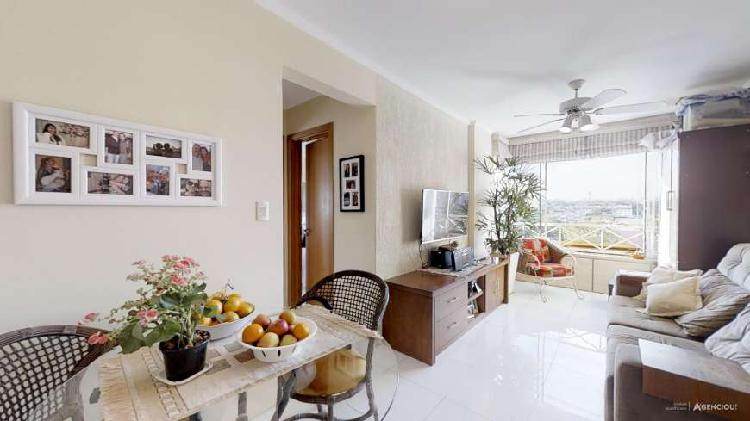 Apartamento com 2 Quartos à Venda, 55 m² por R$ 275.000