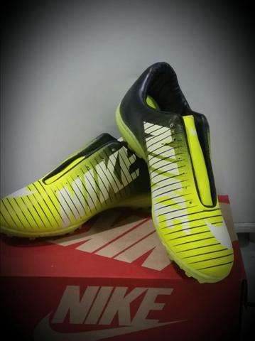 Chuteira Society Nike