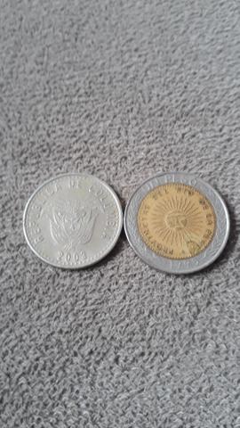 2 moedas antiga Argentina e Colômbia 50reais