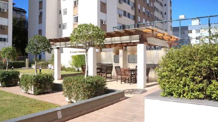 Apartamento com 3 Quartos à Venda, 69 m² por R$ 399.000