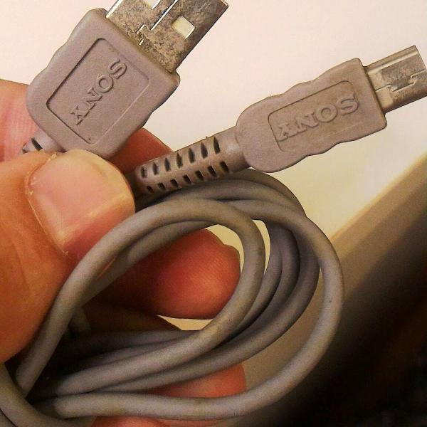 CABO USB + MINI USB da Sony