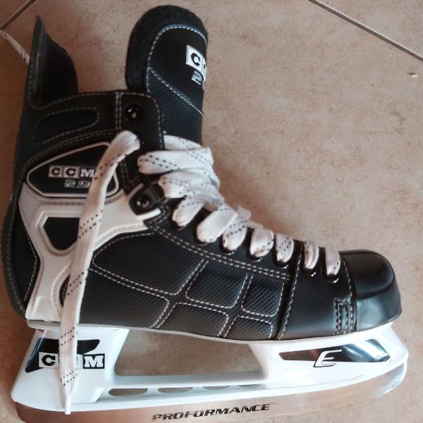 Patins CCM de gelo