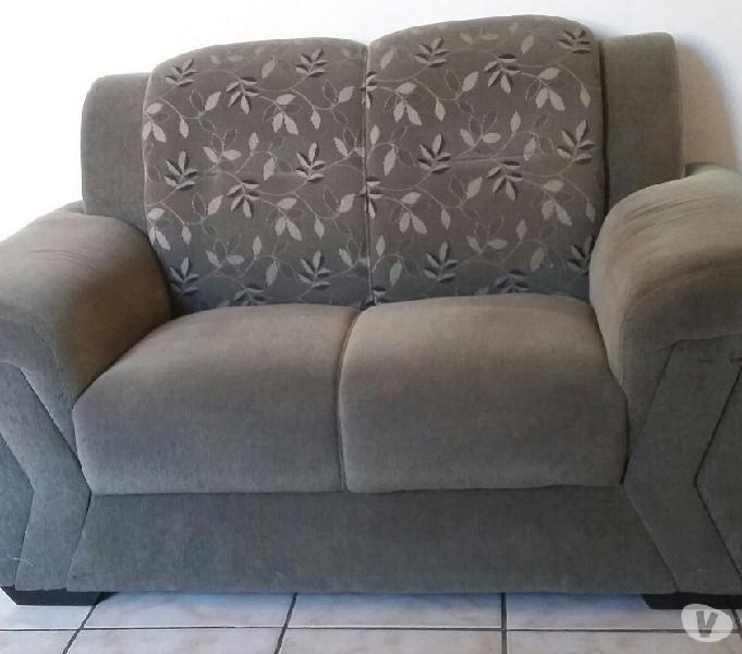 Sofa de dois lugares