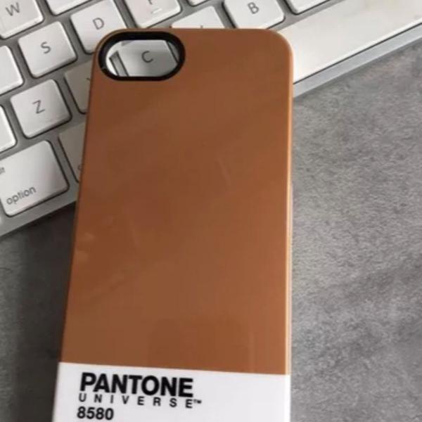 capa iphone 5/5s pantone gold coin - ouro