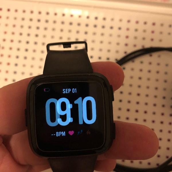 fitbit versa completo preto